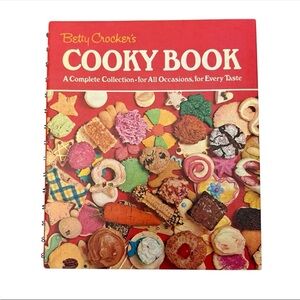 Vintage Betty Crocker Cooky Book - with Colorful Cookie Artwork